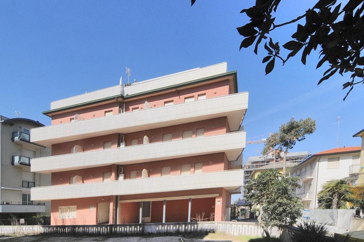 Milan Apartment Caorle Luaran gambar