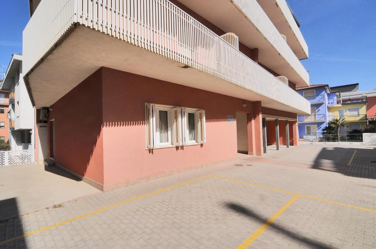 Milan Apartment Caorle Luaran gambar